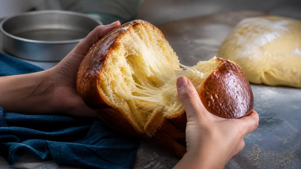 Faire une brioche maison moelleuse : la méthode pour réussir une mie filante